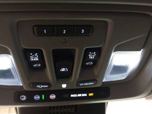 Used 2025 GMC Sierra 3500 Denali w/ Technology Package AWD/4WD image 30
