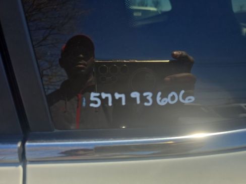 Used 2025 Volkswagen Atlas SEL AWD/4WD image 7