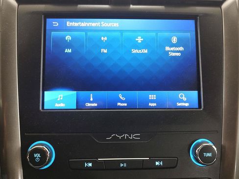 Used 2020 Ford Fusion SE FWD image 8