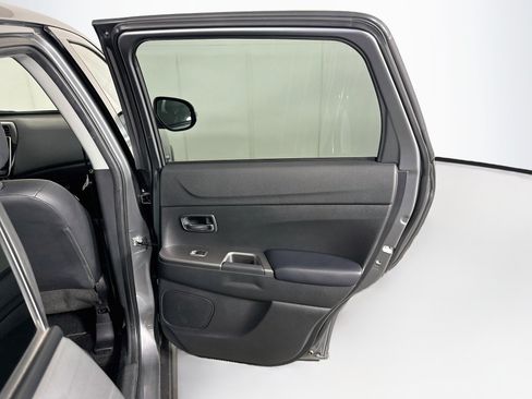 Used 2024 Mitsubishi Outlander Sport AWD image 27