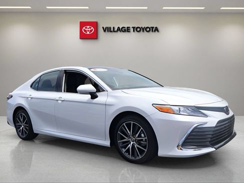 Certified 2024 Toyota Camry XLE FWD image 7