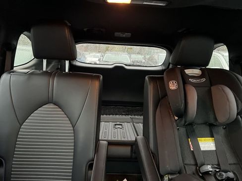 Used 2023 Toyota Highlander XSE image 13