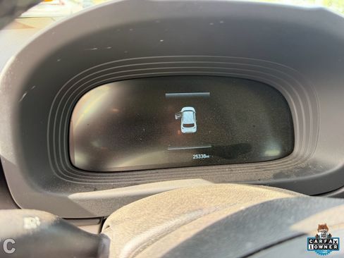 Used 2025 Hyundai Venue SEL FWD image 7