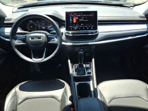 Used 2022 Jeep Compass Latitude w/ Sun and Sound Group AWD/4WD image 14