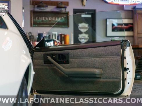 Used 1990 Chevrolet Camaro IROC-Z image 63