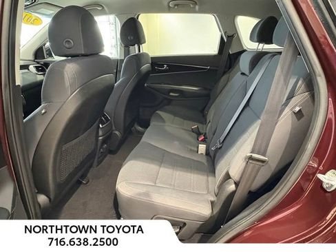 Used 2018 Kia Sorento LX image 14