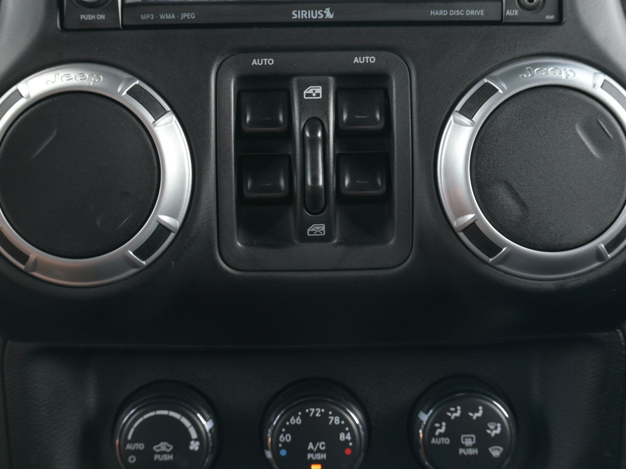 Used 2013 Jeep Wrangler Unlimited Rubicon w/ Connectivity Group AWD/4WD image 25