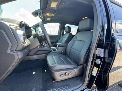 Used 2024 Chevrolet Colorado LT w/ LT Convenience Package III RWD image 16