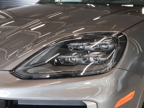 New 2025 Porsche Cayenne Turbo image 30