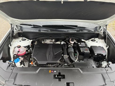 Used 2025 Hyundai Santa Fe SEL FWD image 30