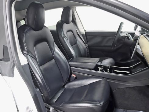 Used 2020 Tesla Model Y Long Range image 28