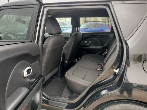 Used 2015 Kia Soul + image 24
