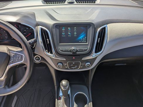 Used 2018 Chevrolet Equinox LS AWD/4WD image 17