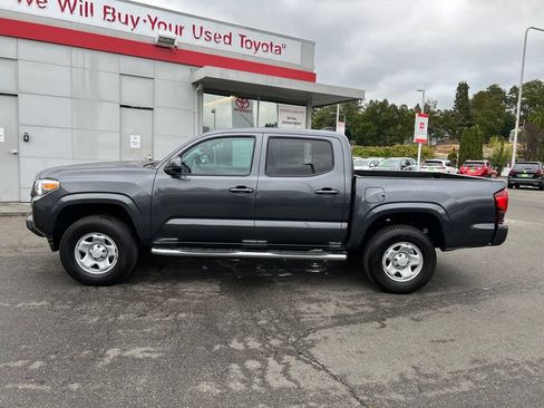 Used 2020 Toyota Tacoma SR AWD/4WD image 7