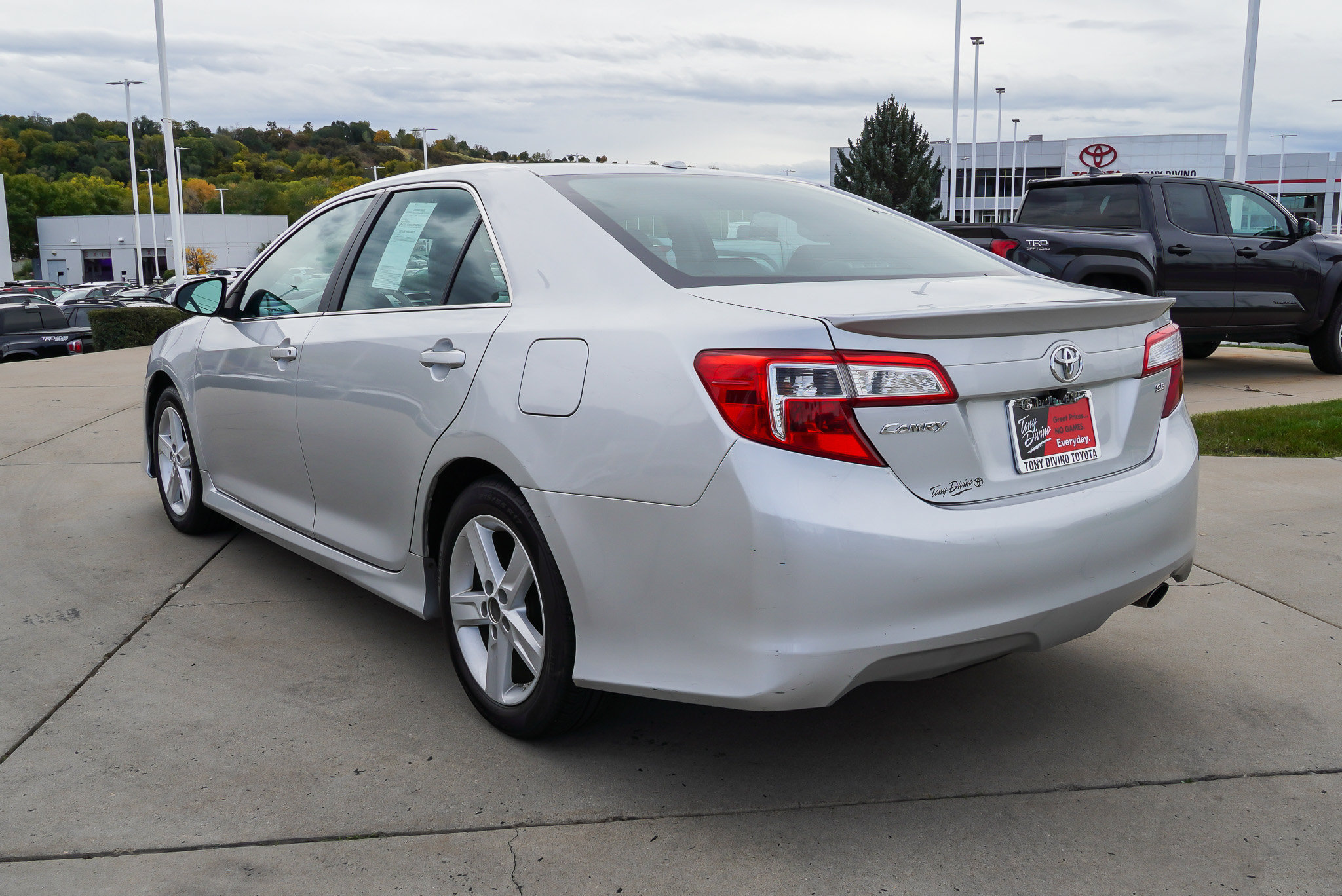 Used 2013 Toyota Camry SE FWD image 6