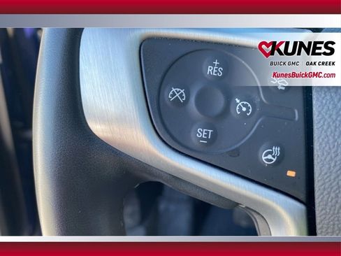 Used 2023 GMC Acadia SLT w/ Elevation Edition image 13