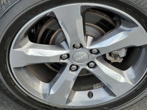 Used 2022 Jeep Grand Cherokee L Limited image 10