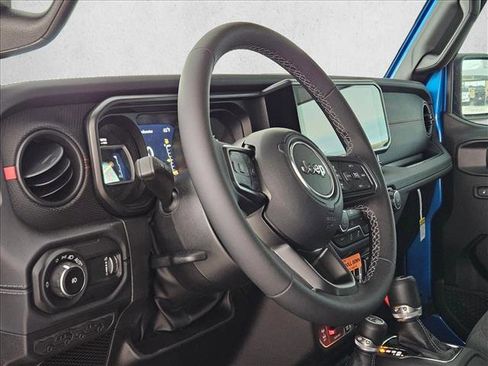 New 2026 Jeep Wrangler Unlimited Rubicon AWD/4WD image 3
