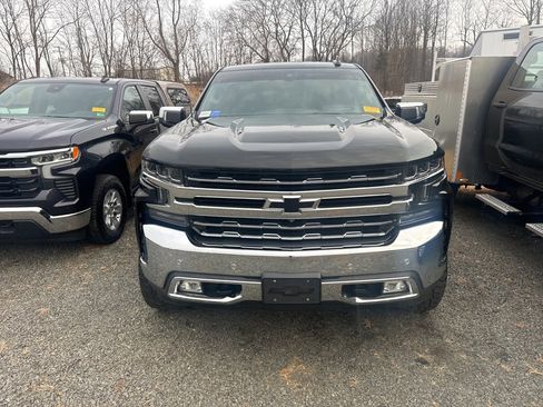Used 2019 Chevrolet Silverado 1500 LTZ w/ LTZ Plus Package image 2