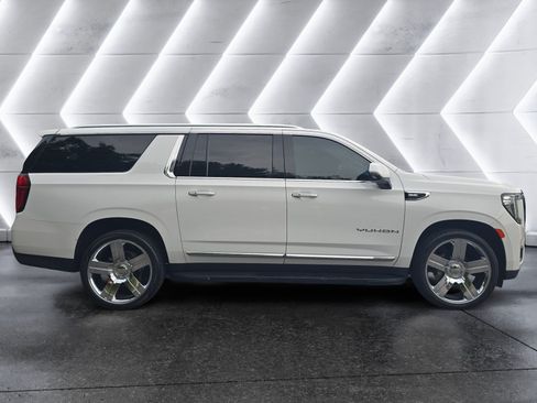 Used 2023 GMC Yukon XL SLT w/ SLT Premium Package RWD image 6