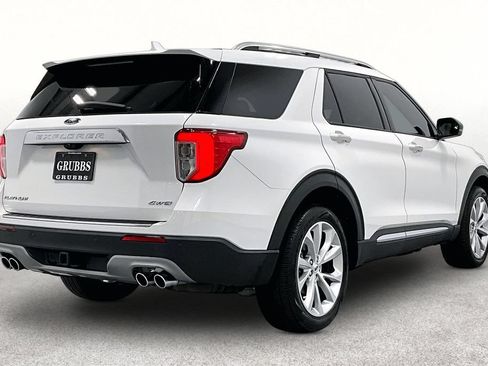 Used 2023 Ford Explorer Platinum w/ Technology Package AWD/4WD image 2
