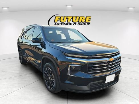 Used 2026 Chevrolet Traverse LT w/ Sun and Wheel Package AWD/4WD image 1