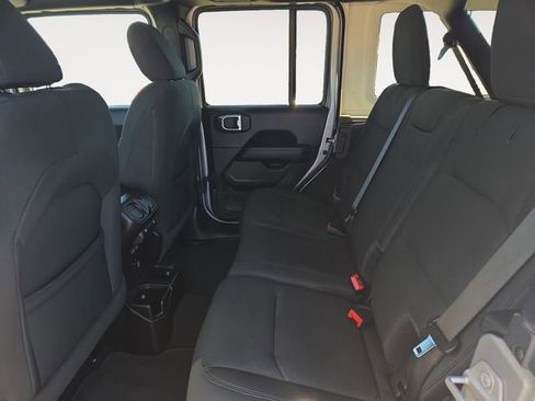 Used 2021 Jeep Wrangler Unlimited Sahara image 14