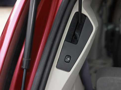 Used 2008 Chrysler Town & Country Touring w/ Entertainment Group #2 FWD image 28