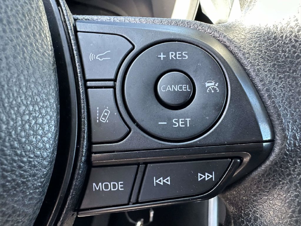 Used 2025 Toyota RAV4 LE AWD/4WD image 26