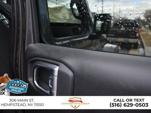 Used 2022 Jeep Gladiator Sport image 28