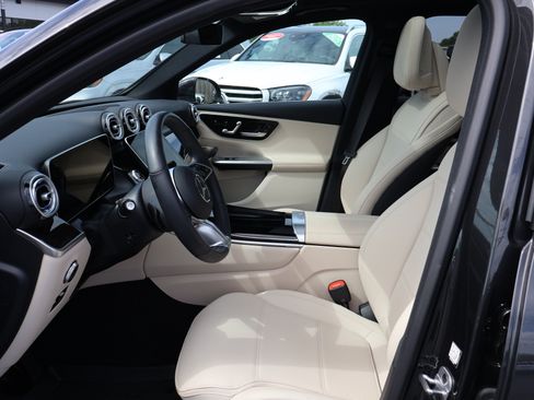 Used 2026 Mercedes-Benz GLC 300 4MATIC image 10