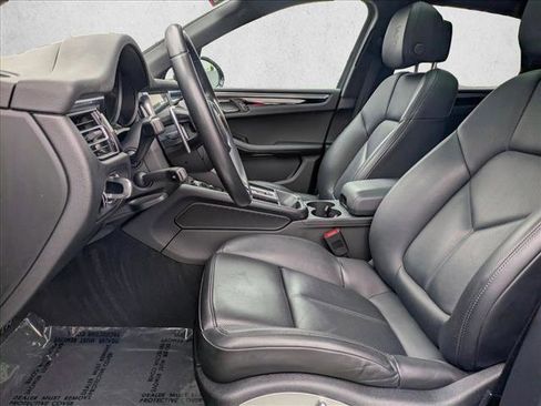 Used 2023 Porsche Macan S image 19