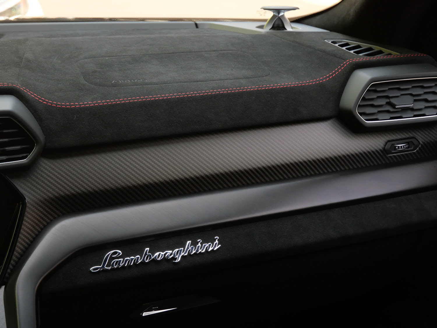 Used 2024 Lamborghini Urus Performante AWD/4WD image 20