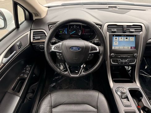 Used 2018 Ford Fusion SE w/ Equipment Group 602A image 26