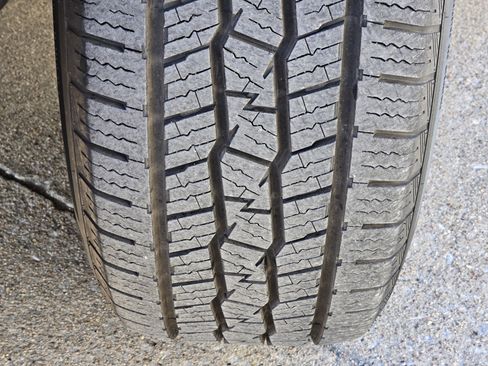 Used 2020 Subaru Ascent Premium w/ Convenience Package image 11