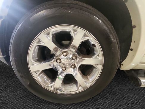Used 2017 RAM 1500 Laramie w/ Convenience Group AWD/4WD image 11
