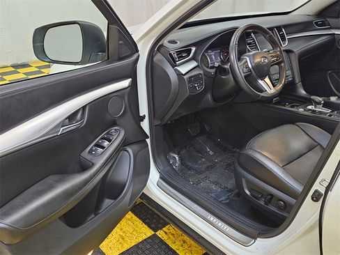 Used 2019 INFINITI QX50 Essential w/ Cargo Package image 20