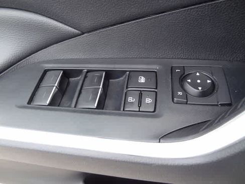 Used 2024 Toyota RAV4 XLE FWD image 17