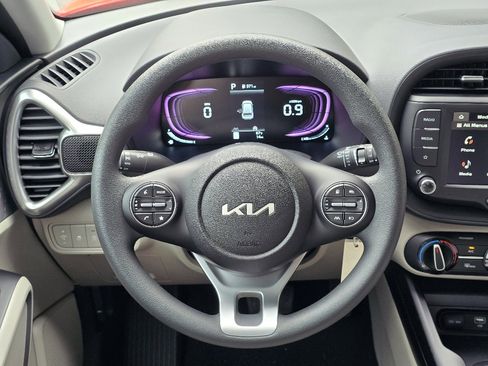 New 2025 Kia Soul LX FWD image 7