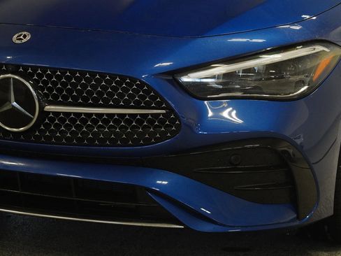 New 2026 Mercedes-Benz CLE 300 4MATIC Cabriolet image 12