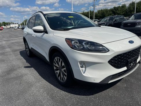 Used 2020 Ford Escape Titanium AWD/4WD image 7