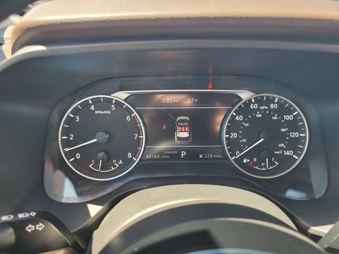 Certified 2023 Nissan Rogue SV FWD image 29