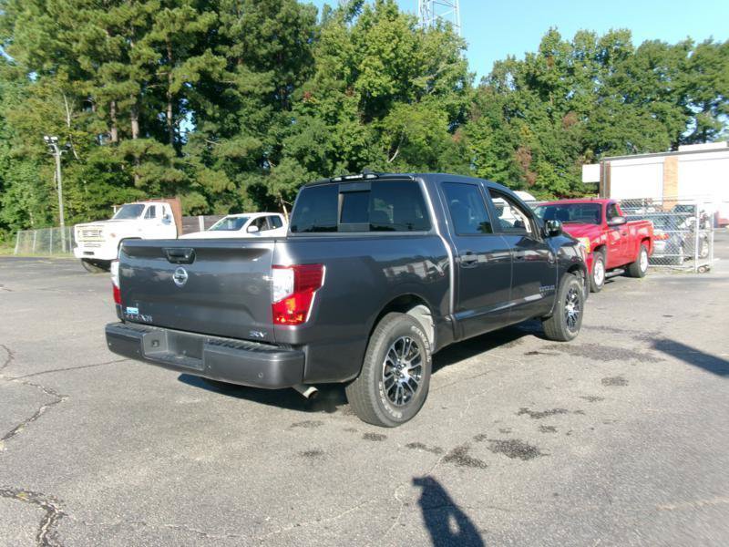 Used 2022 Nissan Titan SV RWD image 6