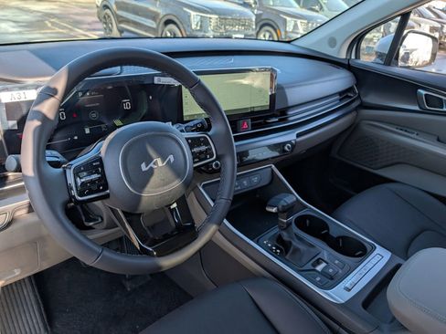 Used 2026 Kia Carnival FWD image 26