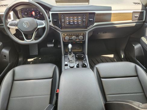 Used 2023 Volkswagen Atlas SE w/ Panoramic Sunroof Package AWD/4WD image 9