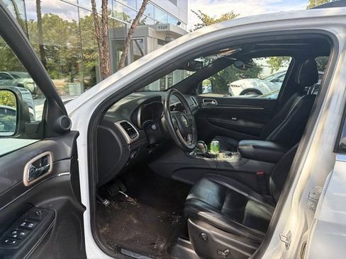 Used 2017 Jeep Grand Cherokee Limited AWD/4WD image 12