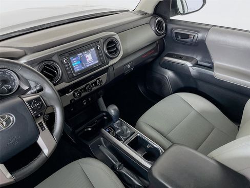 Used 2018 Toyota Tacoma SR5 image 24