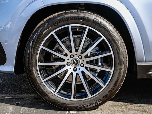 New 2026 Mercedes-Benz GLS 450 4MATIC image 9
