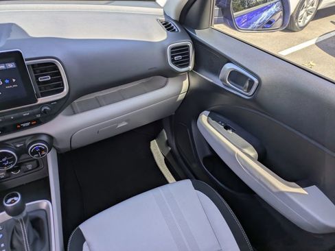 Certified 2025 Hyundai Venue SEL FWD image 16