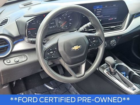 Used 2024 Chevrolet Trax LS w/ LS Convenience Package FWD image 30